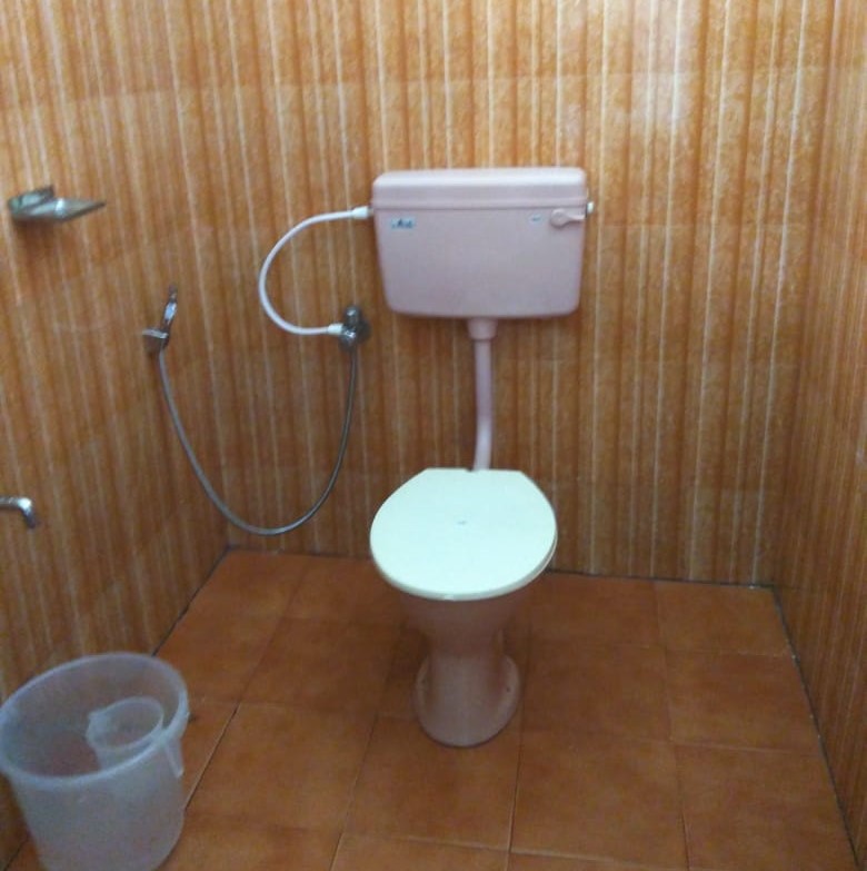  Munnar dormitory restroom